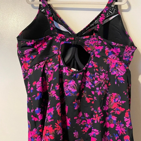 Swimsuits For All NWT Pink Purple Floral Tankini Swimsuit Top Size 46G - Picture 4 of 8